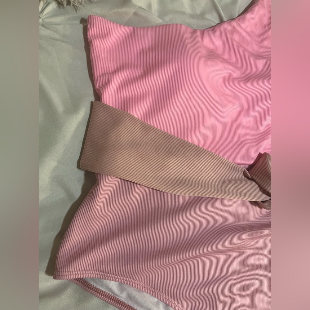 🎉 HP 🎉 SOAKING UP THE SUN PINK ONE PIECE SWIMSUIT - Picture 9 of 10